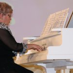 За роялем - Ольга Економова
