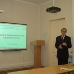 Виступ професора О.П. Мєщанінова на круглому столі для студентів та магістрантів
