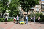 Покладання квітів до пам'ятника Борису Грінченка