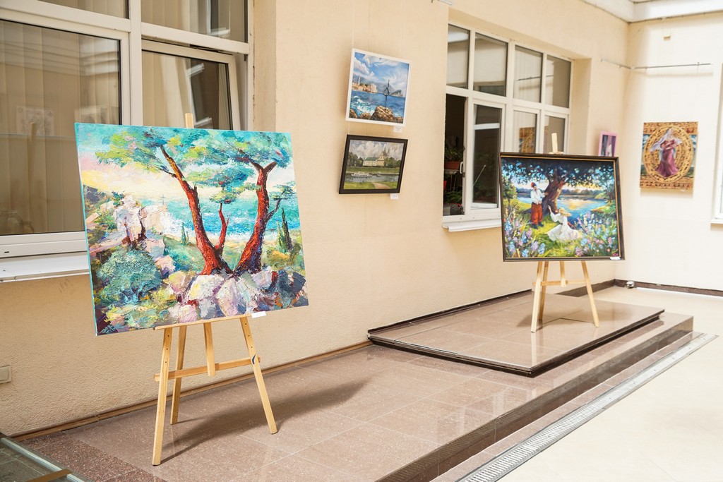 Відкриття художньої виставки «Захист» у галереї імені Віктора Огнев’юка