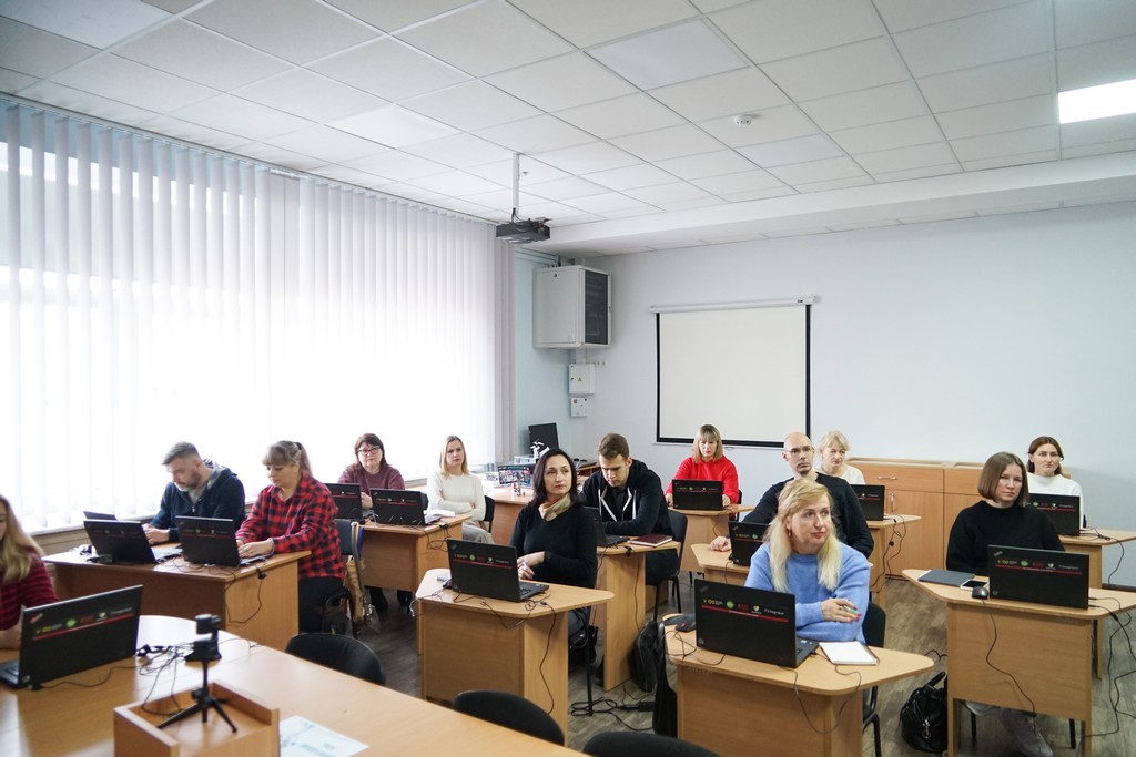 Тренінг для педагогічних працівників ЗЗСО м. Києва в Цифровому хабі інноваційних рішень Університету Грінченка