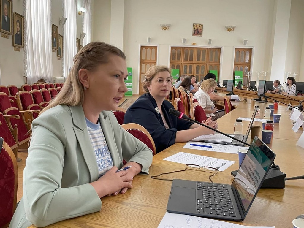 Університети як рушії інновацій: Центр інноваційної діяльності - на круглому столі про синергію науки, бізнесу та цифрових технологій